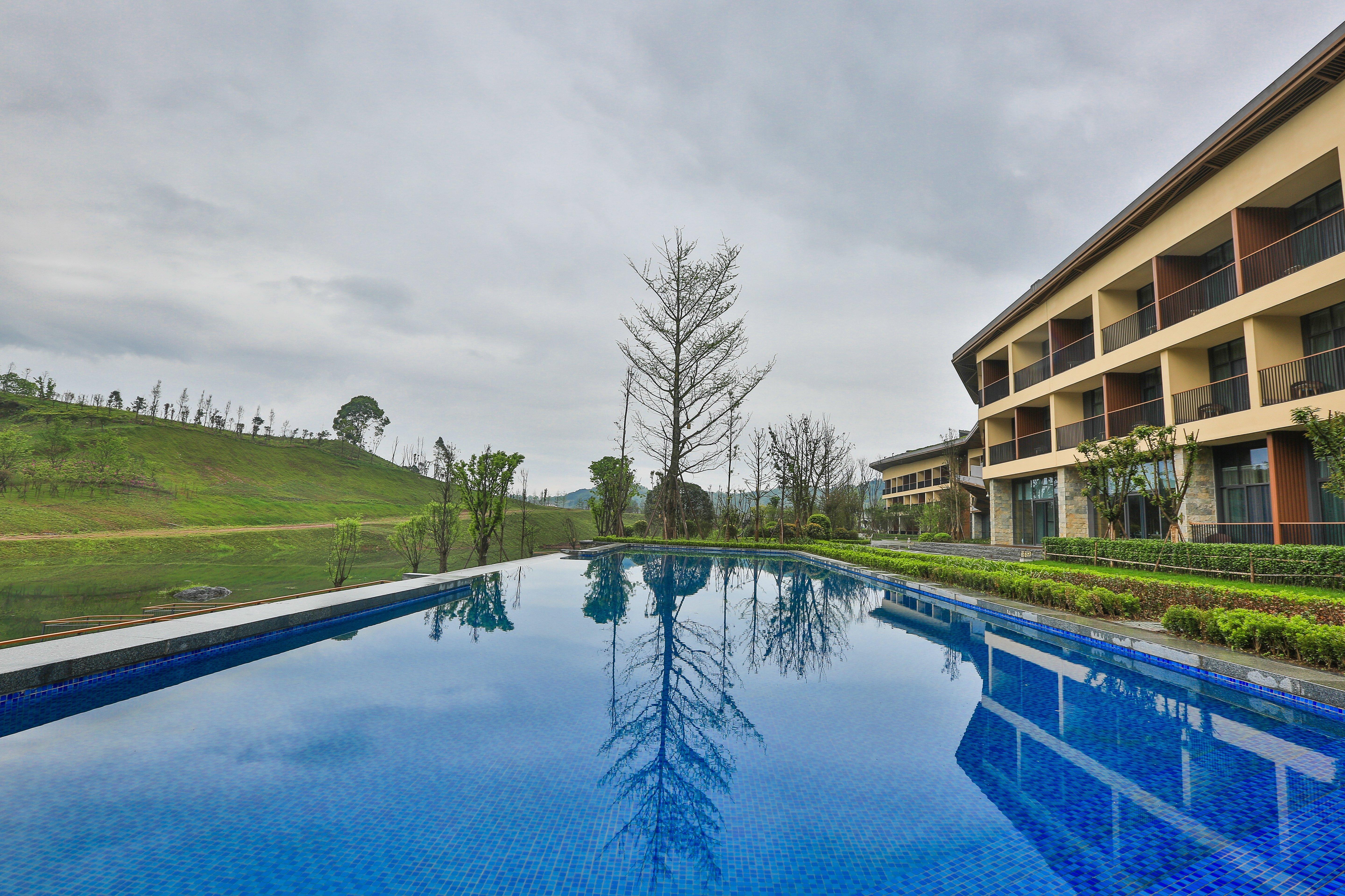 Holiday Inn Express Emei Mountain By Ihg Emeishan Exterior photo