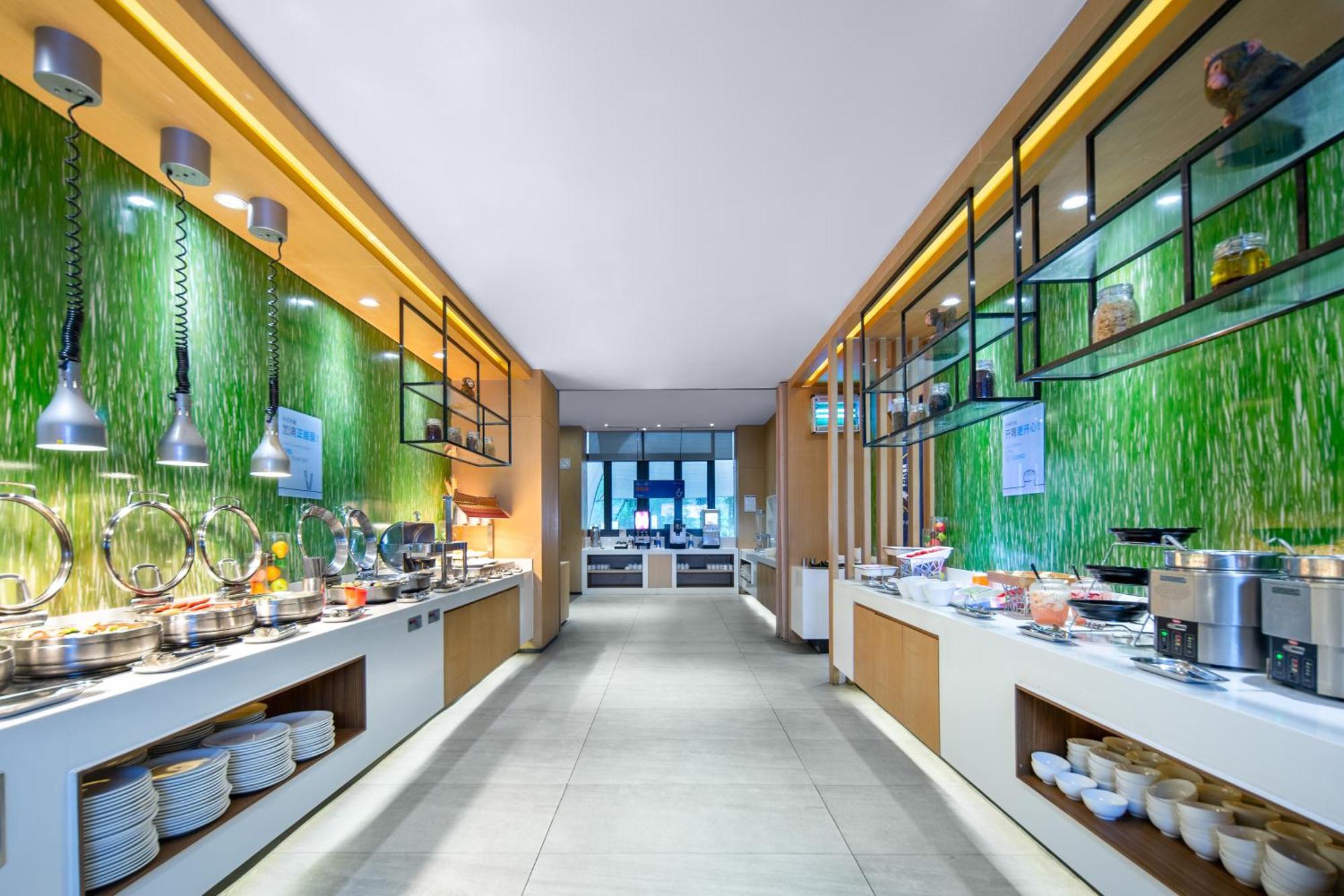 Holiday Inn Express Emei Mountain By Ihg Emeishan Exterior photo