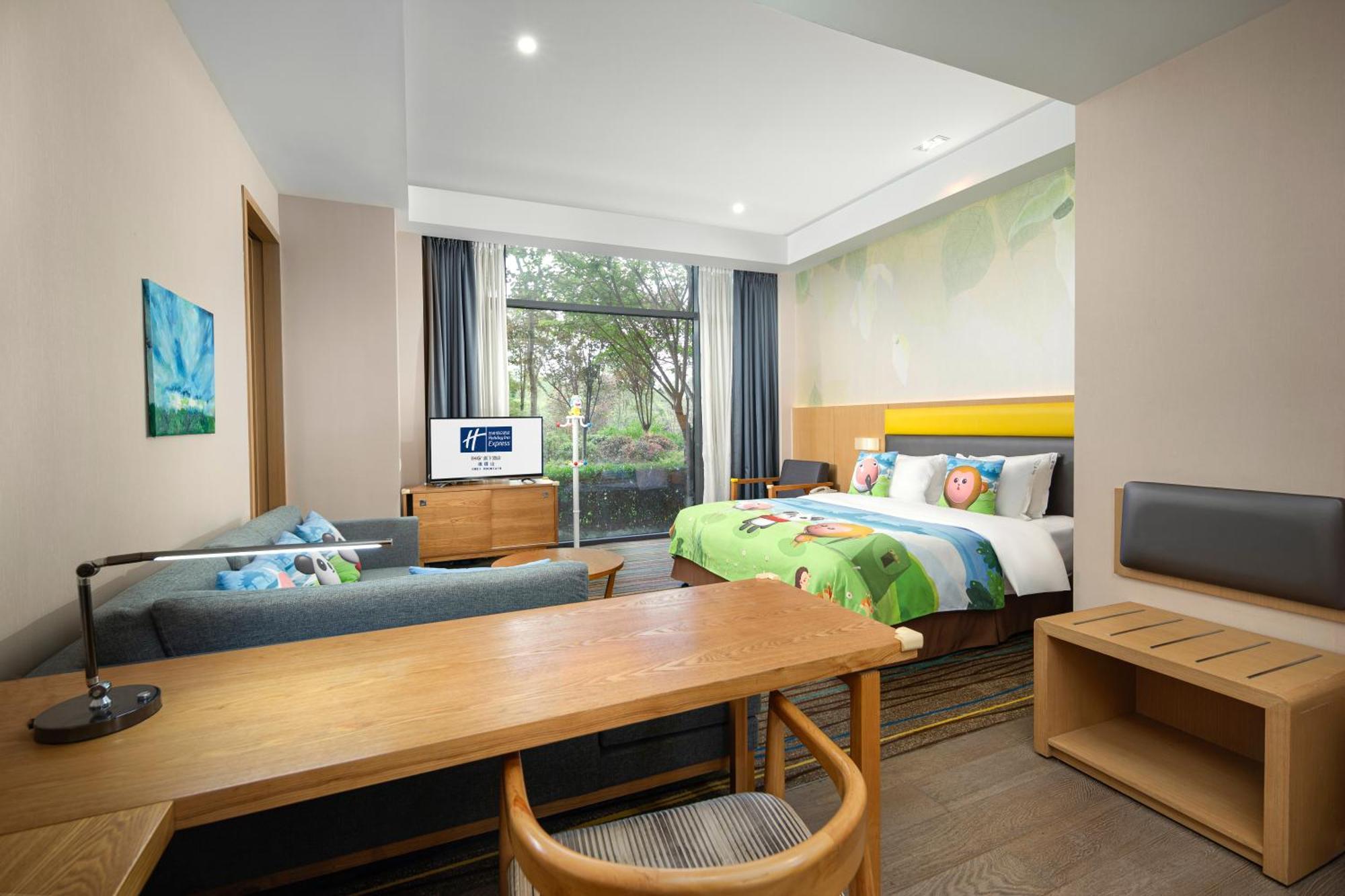 Holiday Inn Express Emei Mountain By Ihg Emeishan Exterior photo