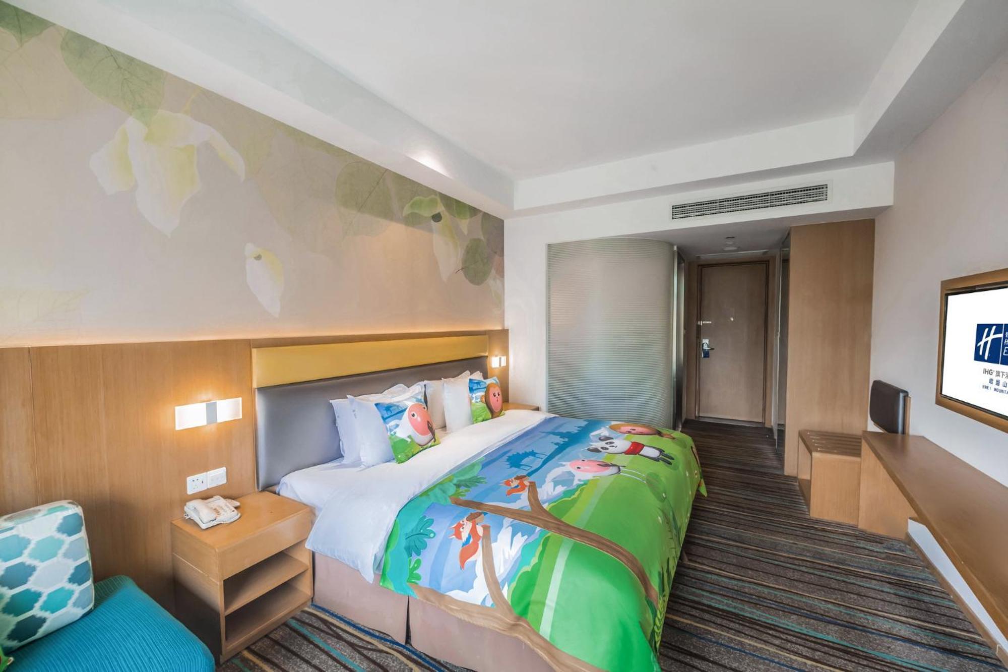 Holiday Inn Express Emei Mountain By Ihg Emeishan Exterior photo