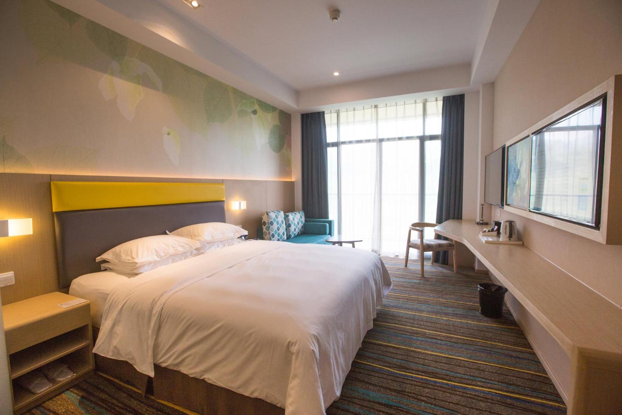 Holiday Inn Express Emei Mountain By Ihg Emeishan Exterior photo
