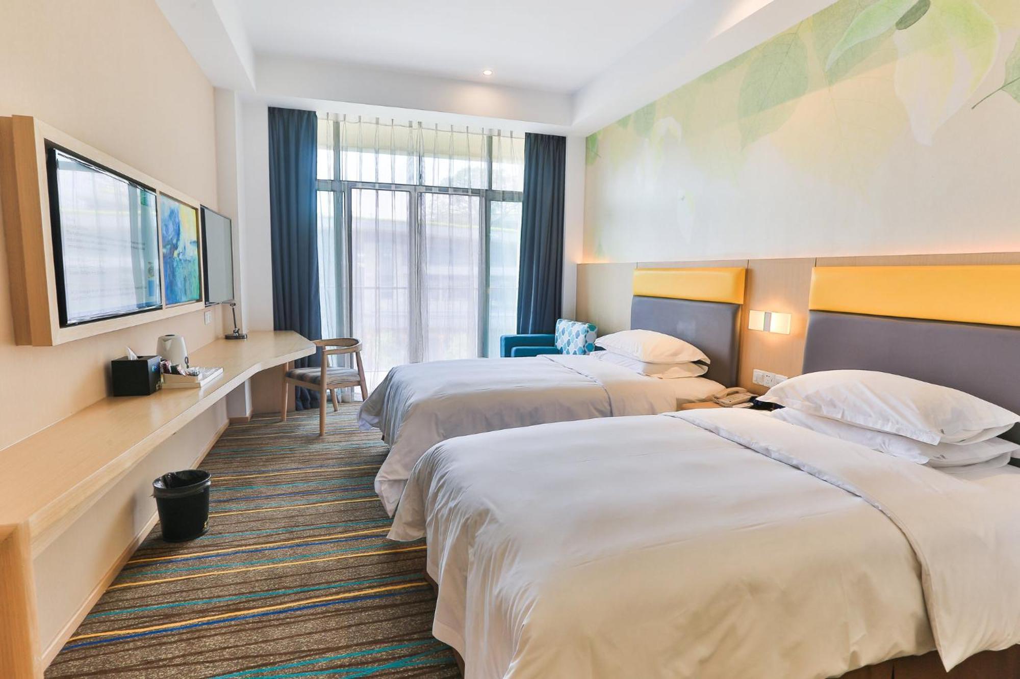 Holiday Inn Express Emei Mountain By Ihg Emeishan Exterior photo