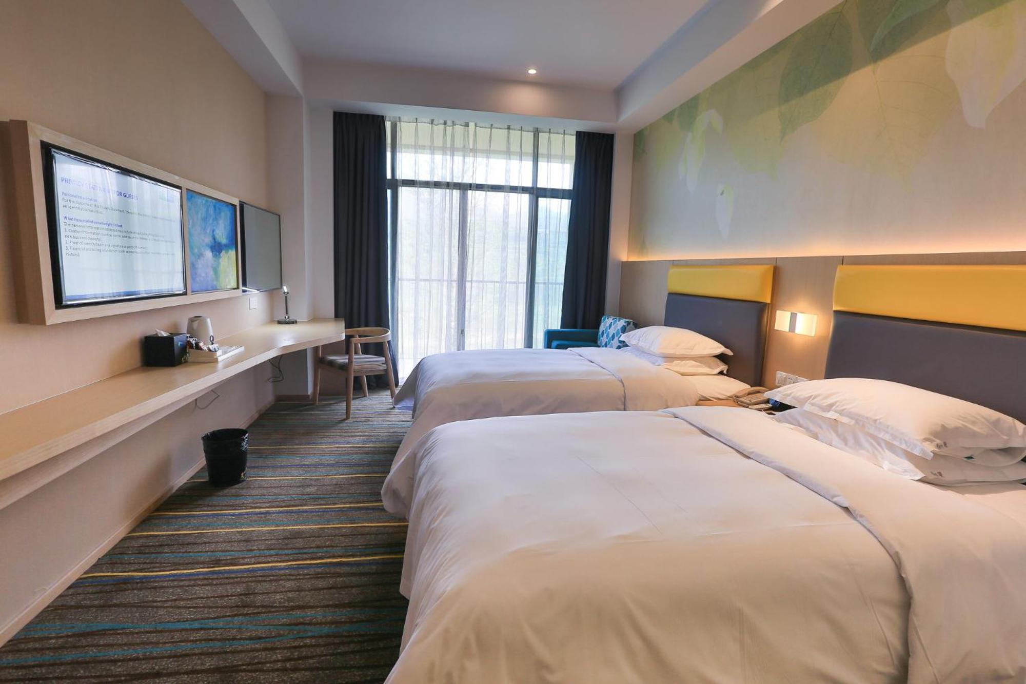 Holiday Inn Express Emei Mountain By Ihg Emeishan Exterior photo