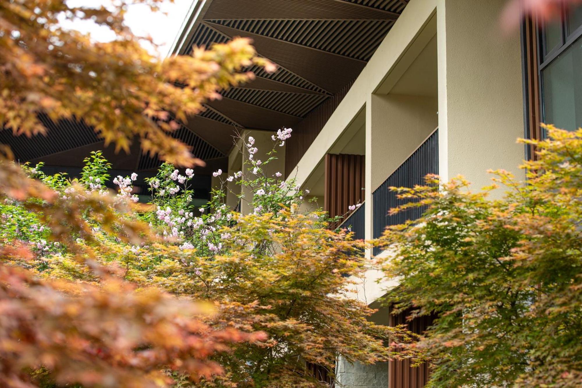 Holiday Inn Express Emei Mountain By Ihg Emeishan Exterior photo