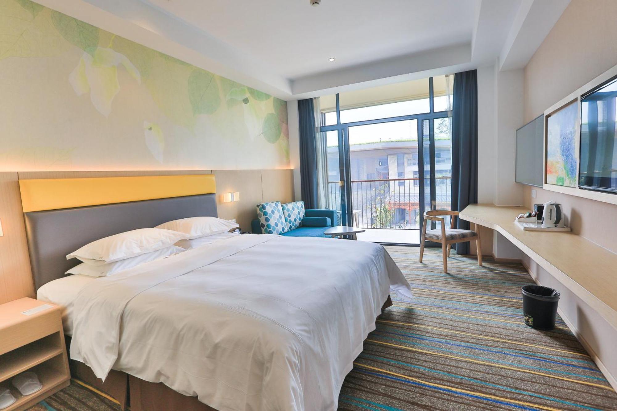 Holiday Inn Express Emei Mountain By Ihg Emeishan Exterior photo